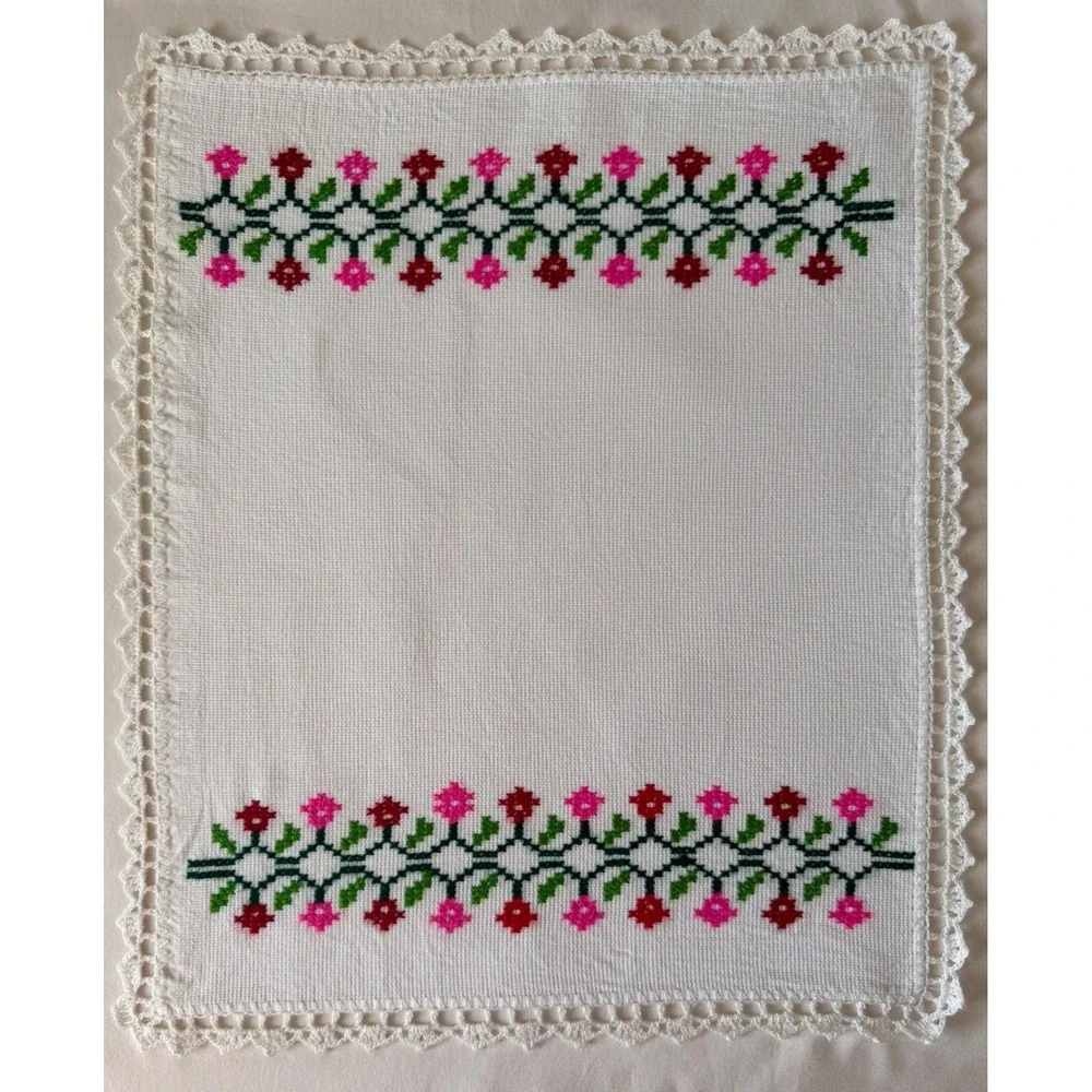 Handmade Mexican Embroidered Cloth Napkin Crochet Lace Trim Floral White 15x17.5